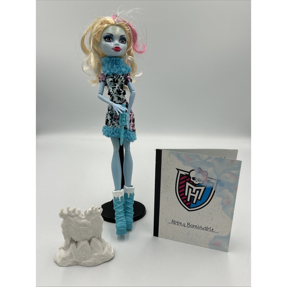 Original Monster High Art Class Abbey Bominable Clothes Saw Diary